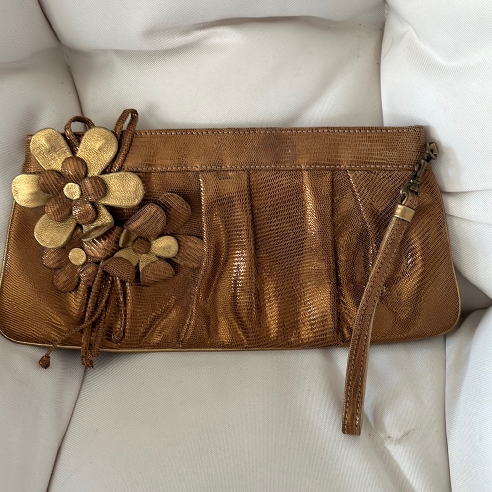 Isabella Fiore clutch in bronze leather
